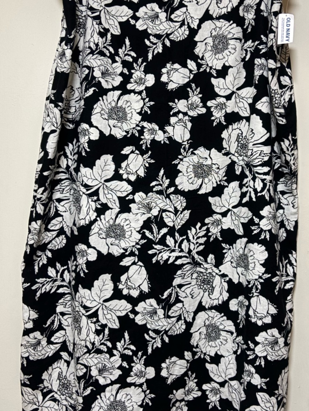 Old Navy Black and White Floral Pencil Skirt
